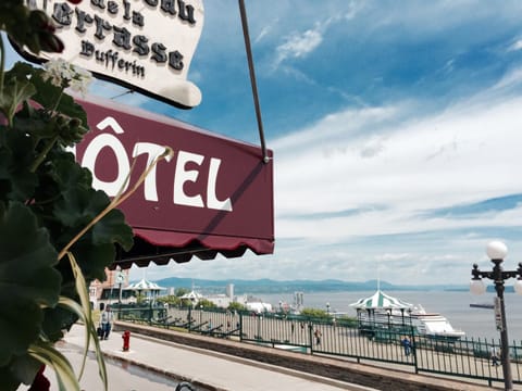 Hotel Terrasse Dufferin Hôtel in Quebec City