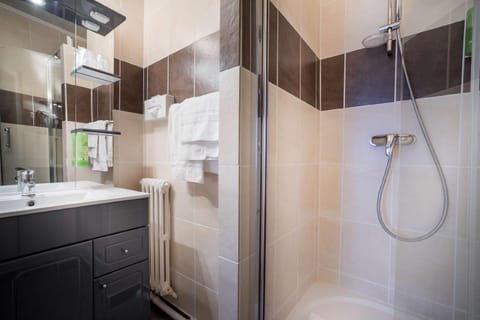 Bathroom, Photo of the whole room, On site