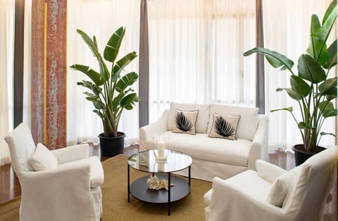 Living room, Lobby or reception