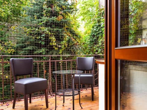 Balcony/Terrace, Garden view