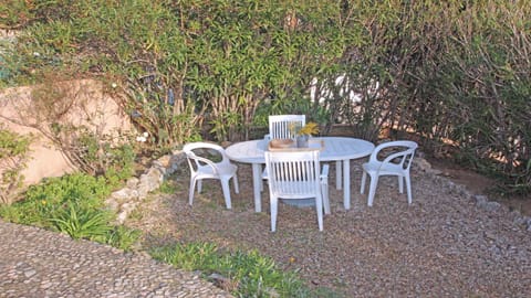 Garden, Dining area