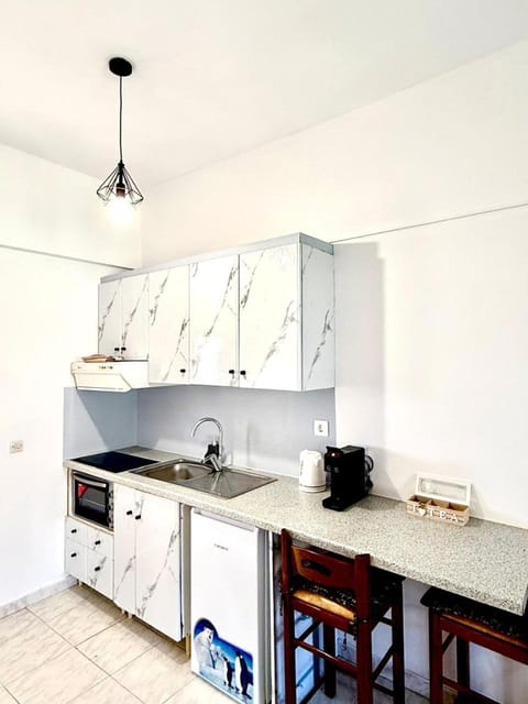 Kitchen or kitchenette, Dining area, minibar, pet friendly, stove