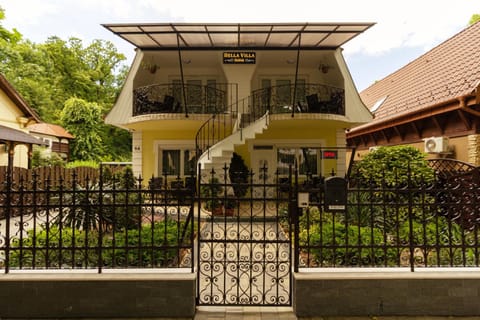 Facade/entrance, Street view