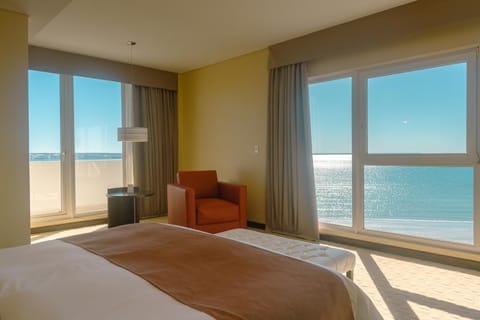 Bed, Natural landscape, Photo of the whole room, Bedroom, Sea view