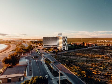 Property building, Day, Natural landscape, Bird's eye view, City view, Street view, Location