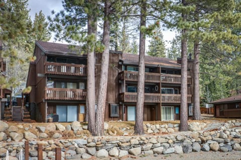 Donner Lake Retreat Apartment in Donner Pines Tract