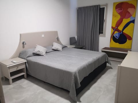 Sun Hall Beach Hotel Apartments Apartment hotel in Larnaca