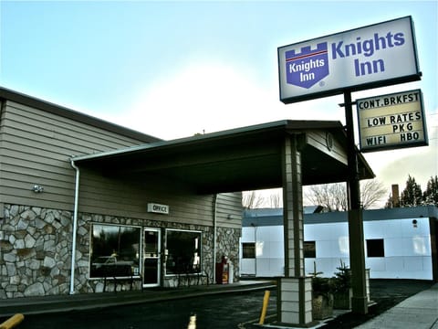 Knights Inn - Baker City Hotel in Baker City