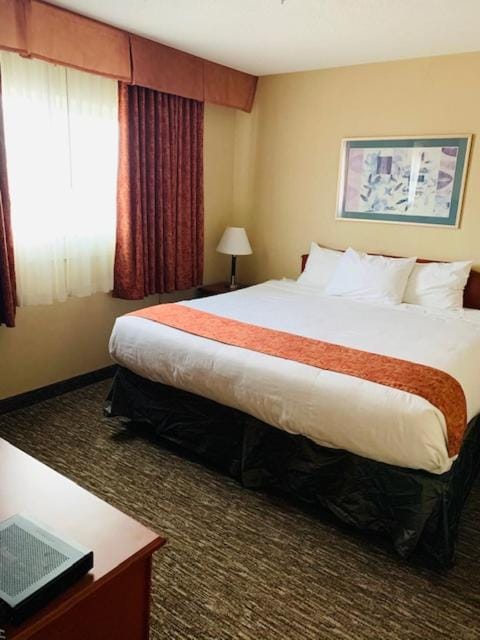 Anchor Inn and Suites Hotel in Campbell River
