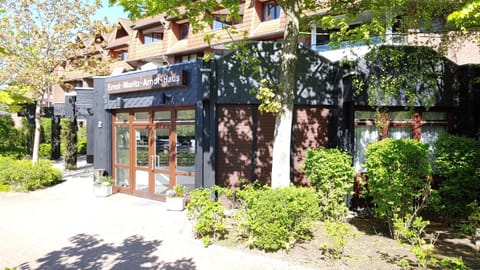 Property building, Facade/entrance, On site