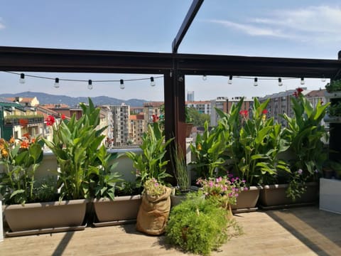 Day, Summer, View (from property/room), Balcony/Terrace, Decorative detail, City view