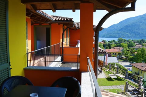 Balcony/Terrace, Garden view, Lake view