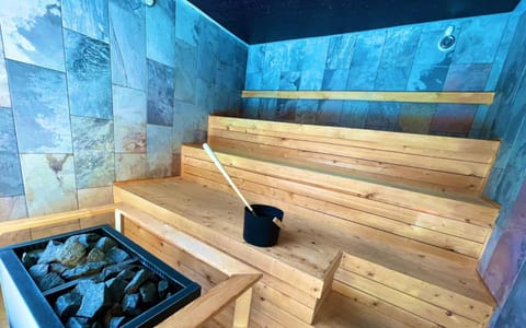 Hot Spring Bath, Sauna