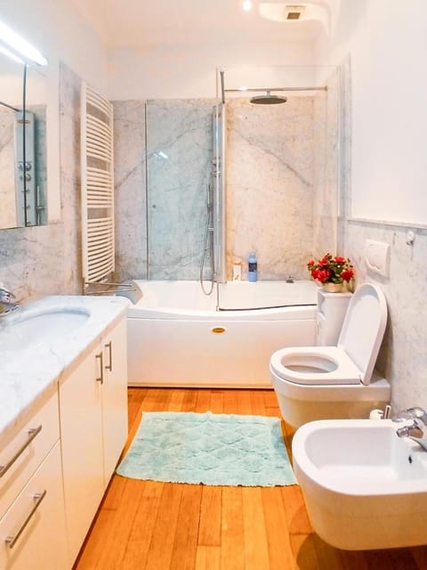 Shower, Toilet, Hot Tub, Bathroom, Bath, bidet