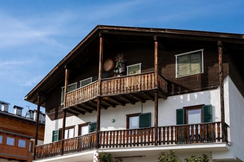 Property building, View (from property/room), Balcony/Terrace