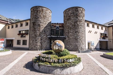 Property building, Facade/entrance