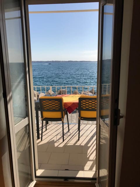 Living room, Sea view