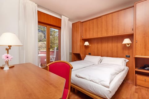 Beach Hotel Rosa Hotel in Malcesine