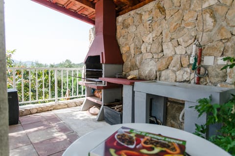 Patio, BBQ facilities