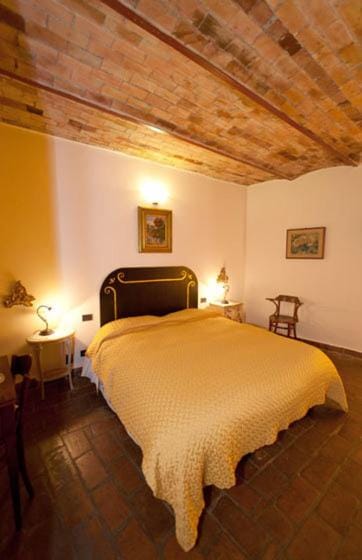 Vecchia Locanda Bed and Breakfast in Sarzana