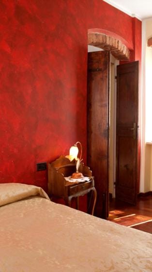 Vecchia Locanda Bed and Breakfast in Sarzana