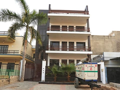 OYO Flagship Maira Homes Hôtel in Noida
