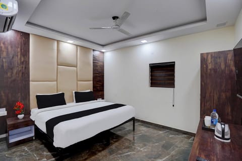 Townhouse 1375 DSR Classic Hotel in Noida