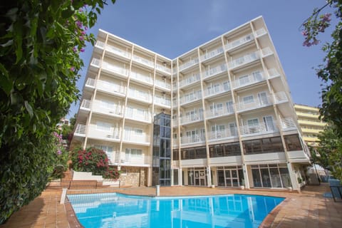 Property building, Swimming pool, Swimming pool