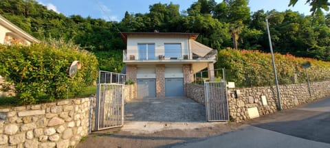 Property building, Spring, Day, Garden