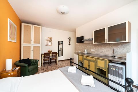 Kitchen or kitchenette, Photo of the whole room