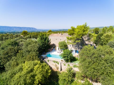 Belle De Jour -A Provencal gem Private heated pool Haus in Gordes