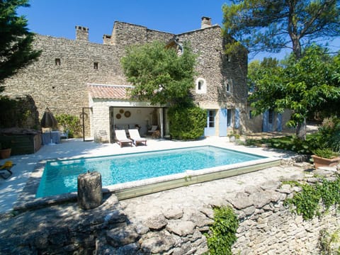 Belle De Jour -A Provencal gem Private heated pool House in Gordes