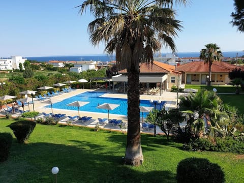 Pool view, Sea view