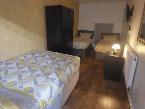 Bed, Photo of the whole room, Bedroom, wardrobe