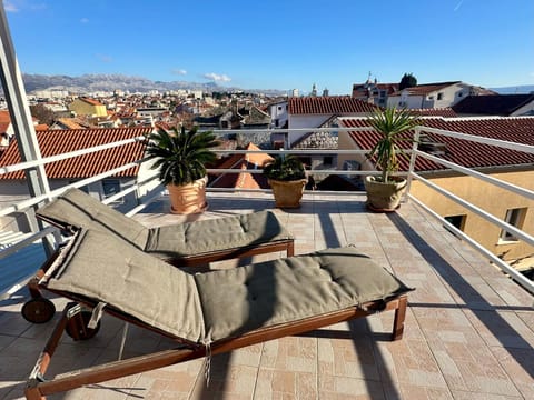 Day, View (from property/room), Balcony/Terrace, Seating area, City view, sunbed