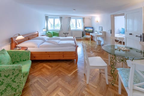 Bed, Living room, Bedroom