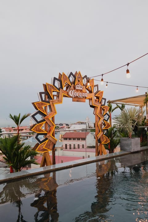 Balcony/Terrace, City view, Swimming pool