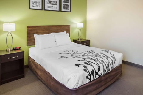 Sleep Inn & Suites Bakersfield North Hotel in Bakersfield