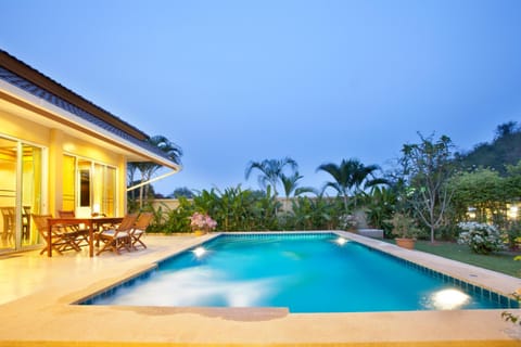 Villa with private pool Villa in Nong Kae
