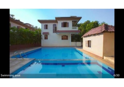 Property building, Day, Pool view, Swimming pool