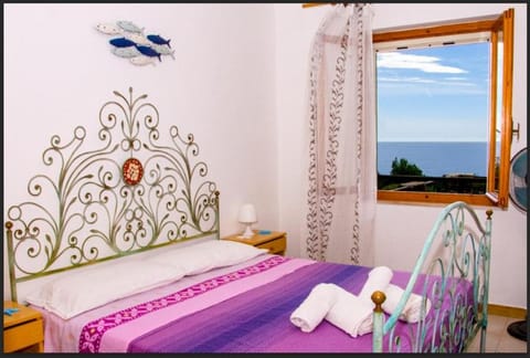 Casa sulla spiaggia Beach home steps to beach Condominio in Cala Gonone