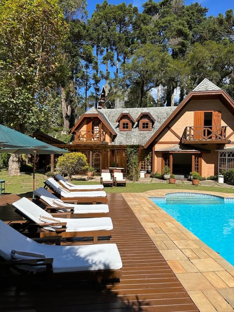 Garden view, Pool view, Swimming pool, sunbed