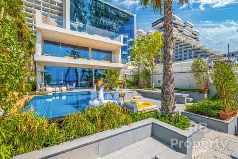 FIVE Palm Beach Villa - Three Floors, Private Pool, Jacuzzi Villa in Dubai