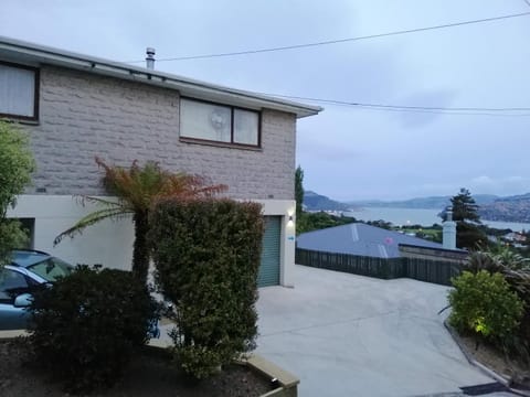 Beautiful Panoramic views Condo in Dunedin