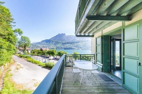 Annecy-Pavillon Apartment in Talloires