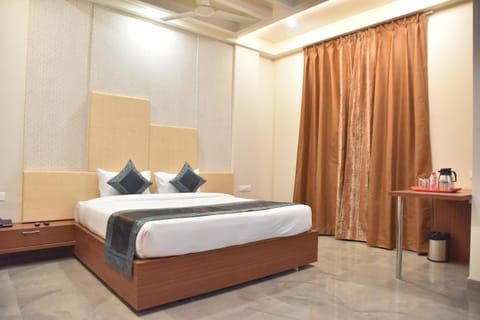 Hotel Rk Grand Hotel in Varanasi