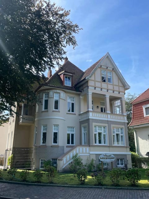 Property building, Day