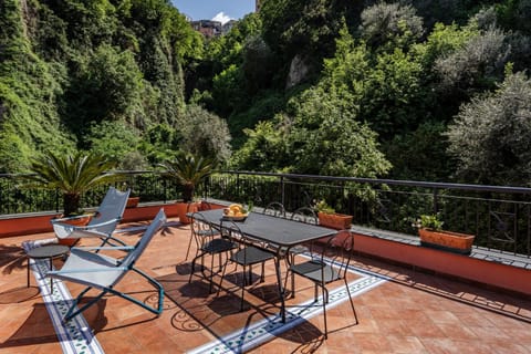 Domus Le Postali Apartment in Vico Equense