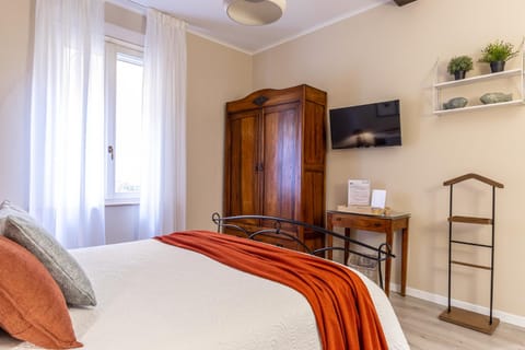 TV and multimedia, Bedroom, air conditioner