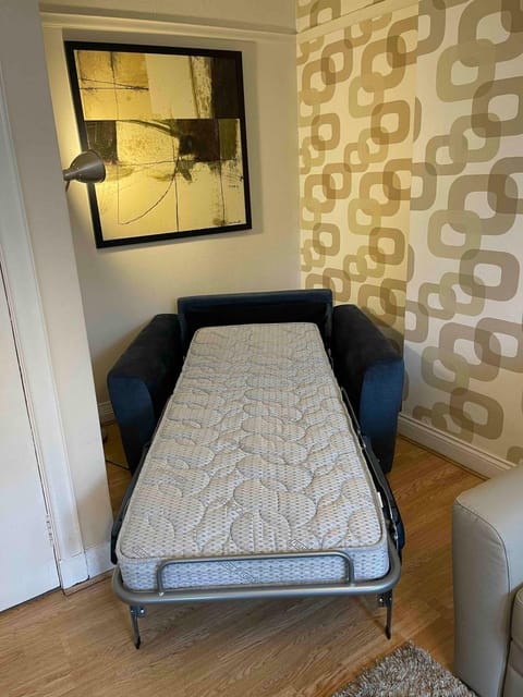 Scotstoun 1 Bed Flat Apartment in Glasgow